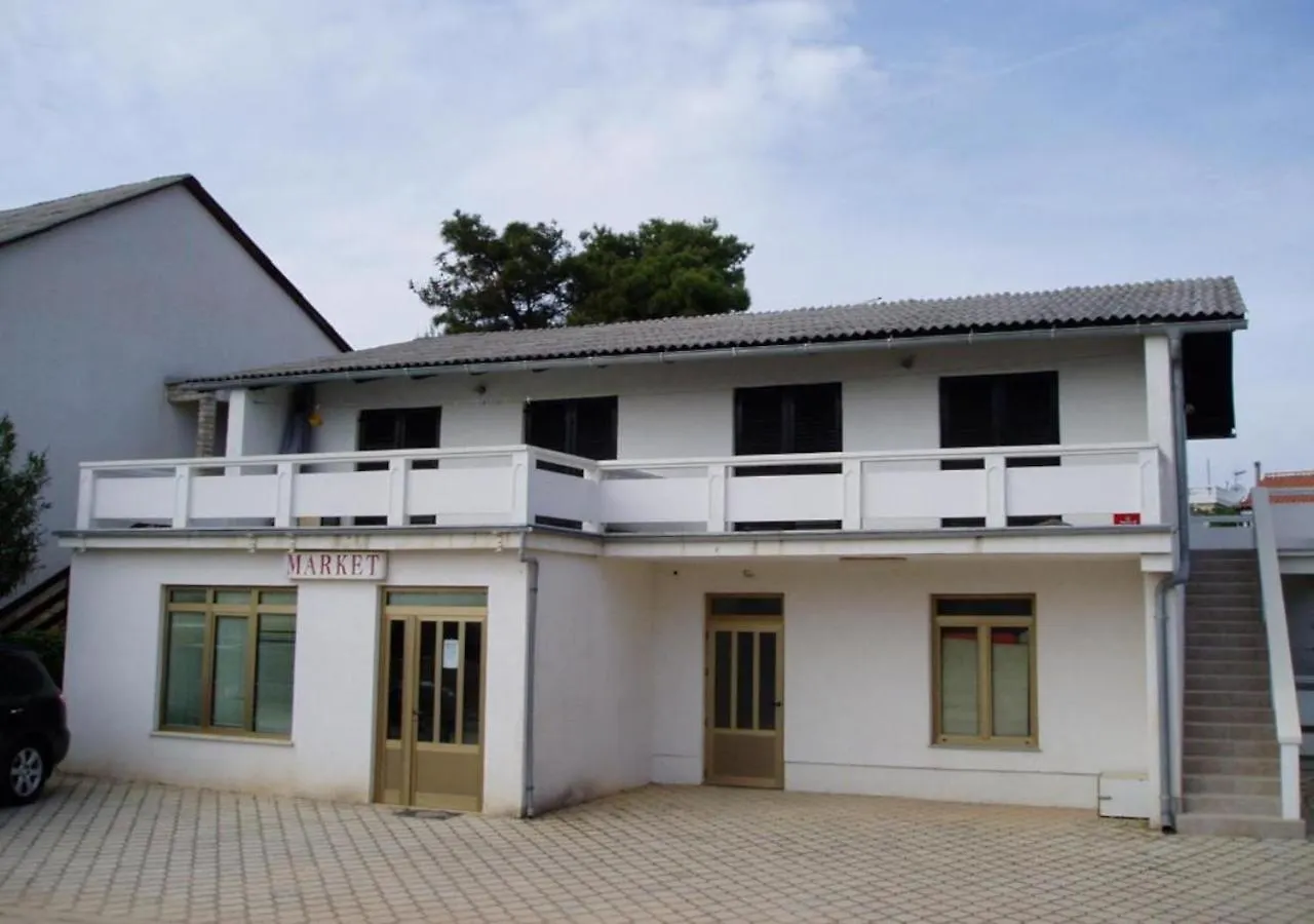 Gama 2 Apartment Vir