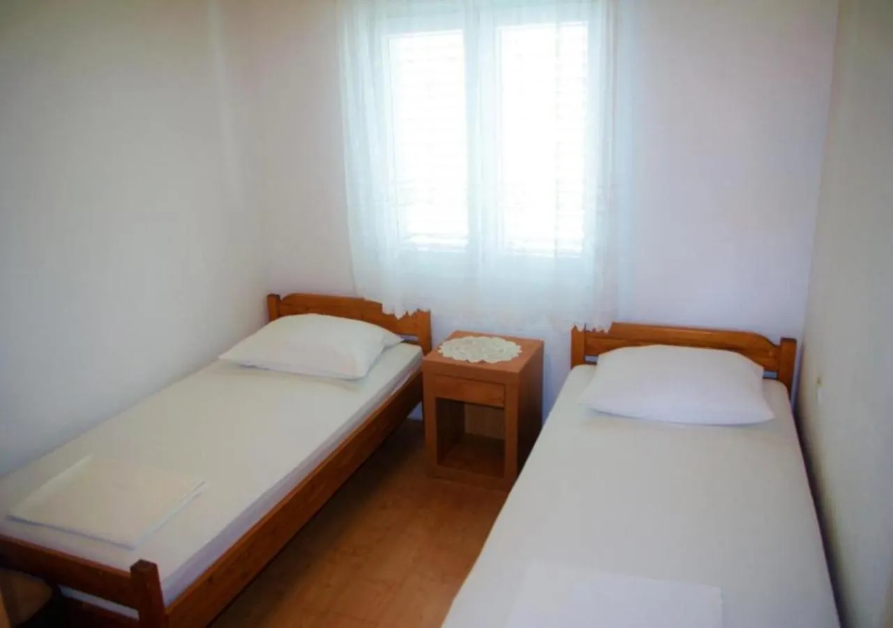 Gama 2 Apartment Vir